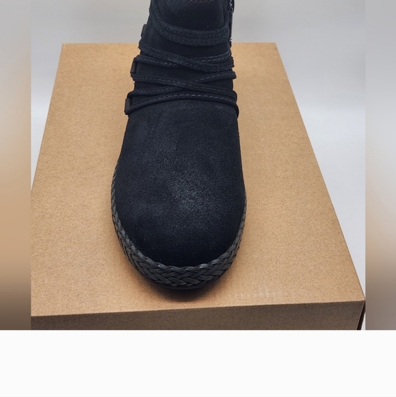 Womens ugg boots - Picture 3 of 7